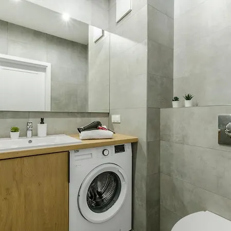 Aparthouse Fabryczna Apartment *