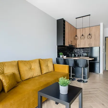Aparthouse Fabryczna Apartment