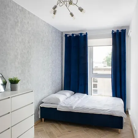 Aparthouse Fabryczna Apartament *