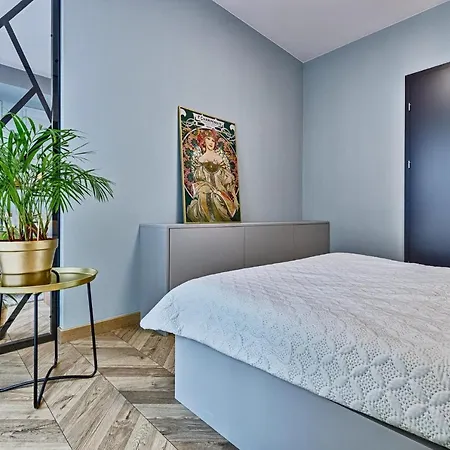 Aparthouse Fabryczna * Λοτζ