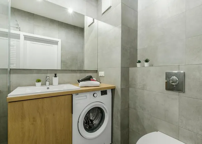 Aparthouse Fabryczna Апартаменты *