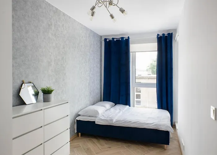 Aparthouse Fabryczna Апартаменты *