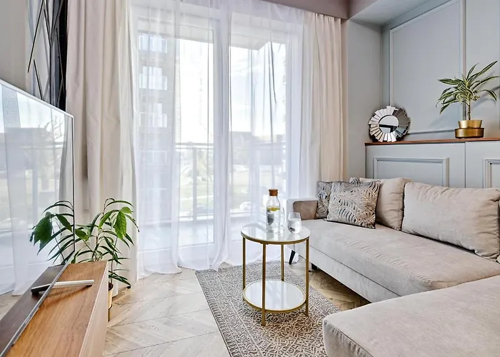 Aparthouse Fabryczna Апартаменты *